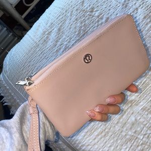 Lululemon clutch